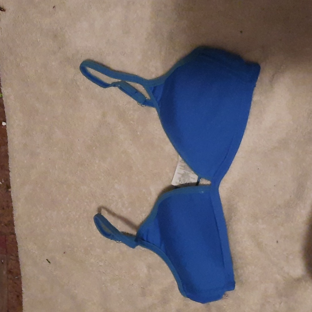 Bras - Picture 14 of 16